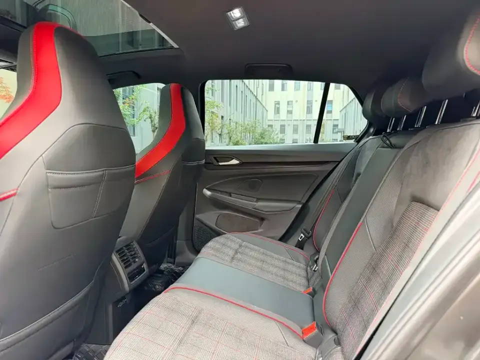 Volkswagen Golf GTI