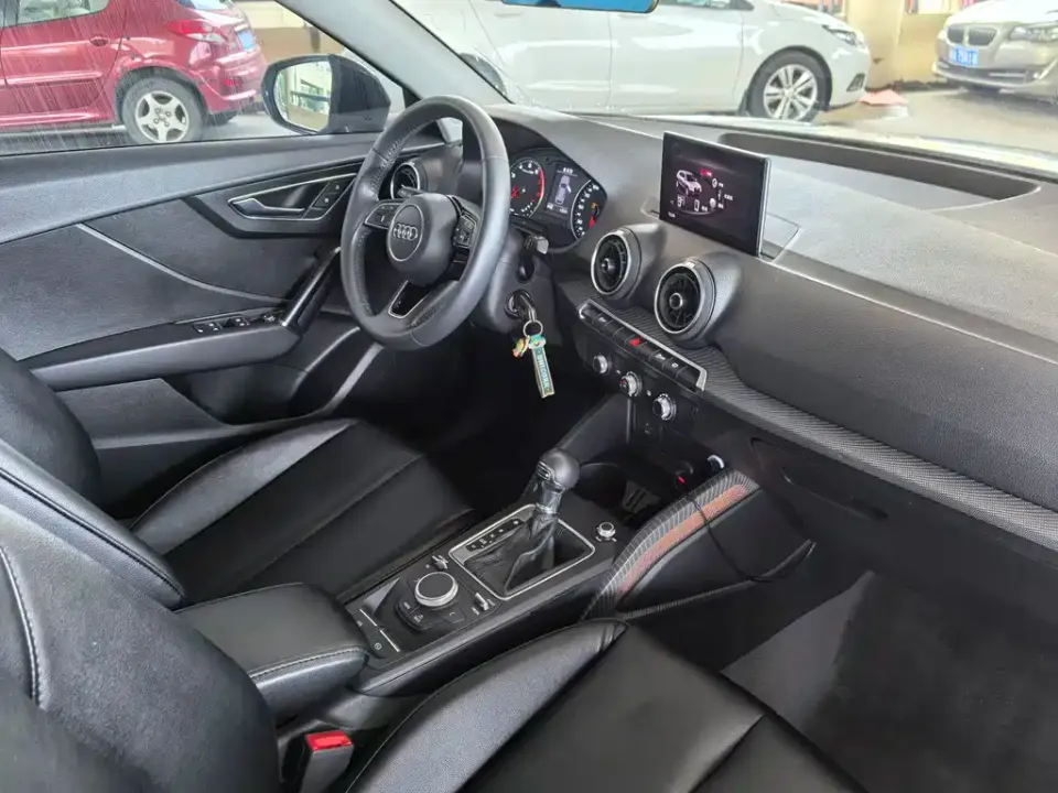 Audi Q2L