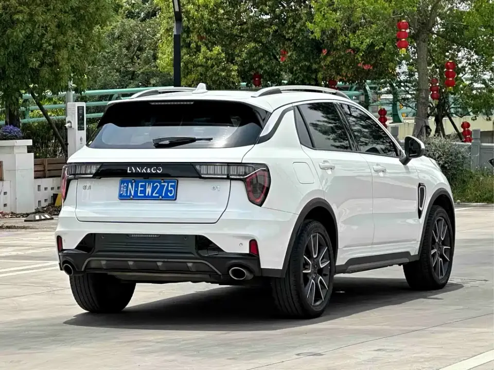 Lynk & Co 01