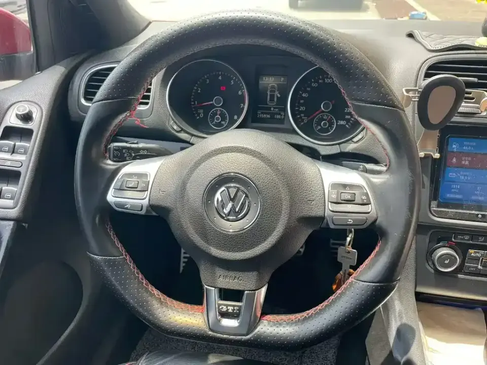 Volkswagen Golf GTI