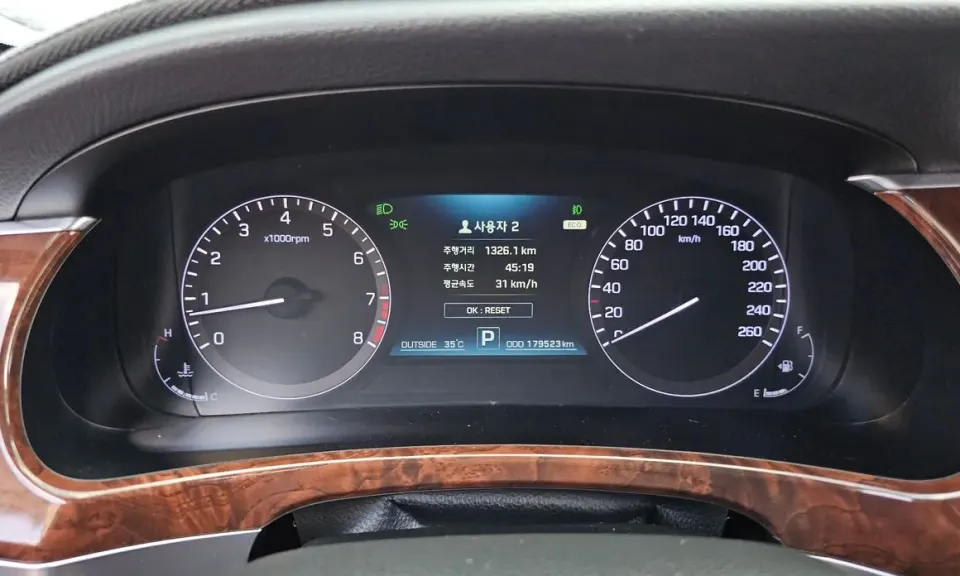 Hyundai Equus