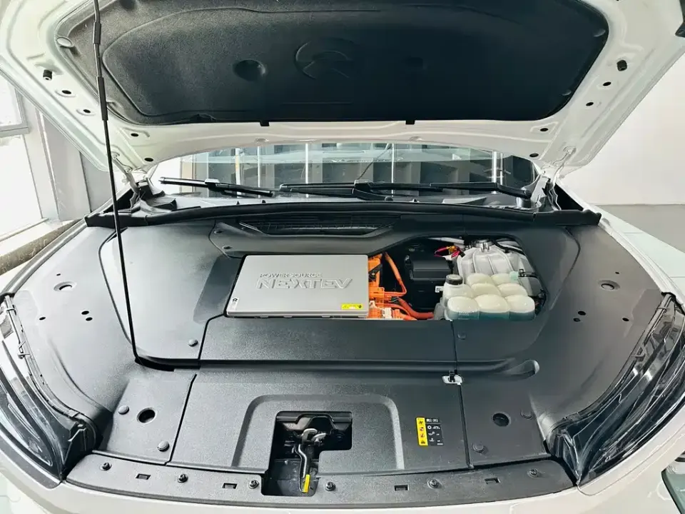 Nio EC6