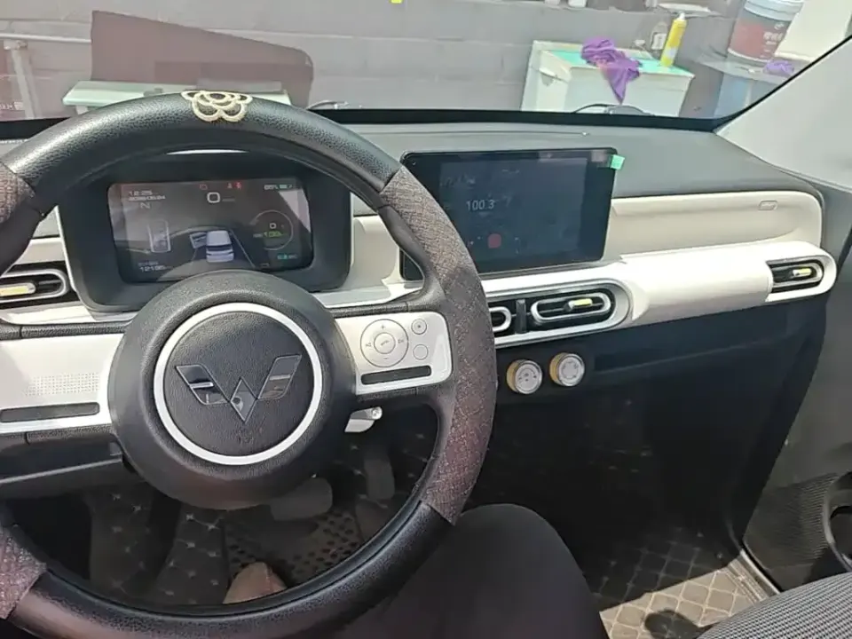 Wuling MINIEV