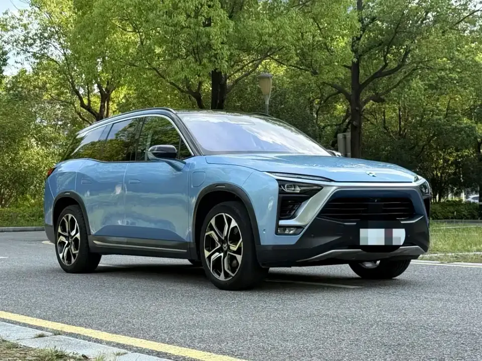 Nio ES8