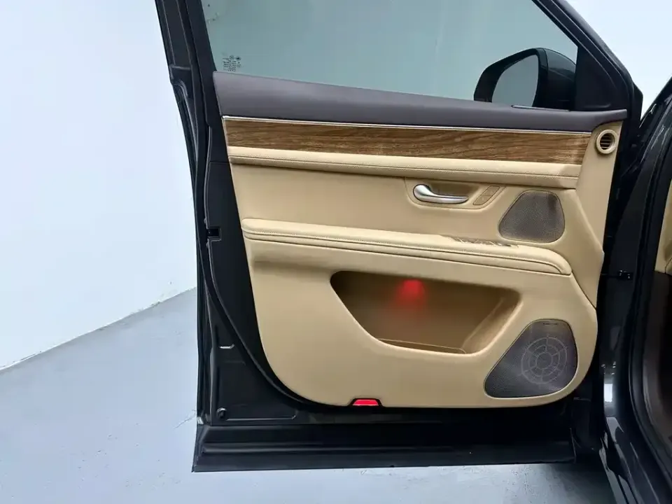 AITO M7
