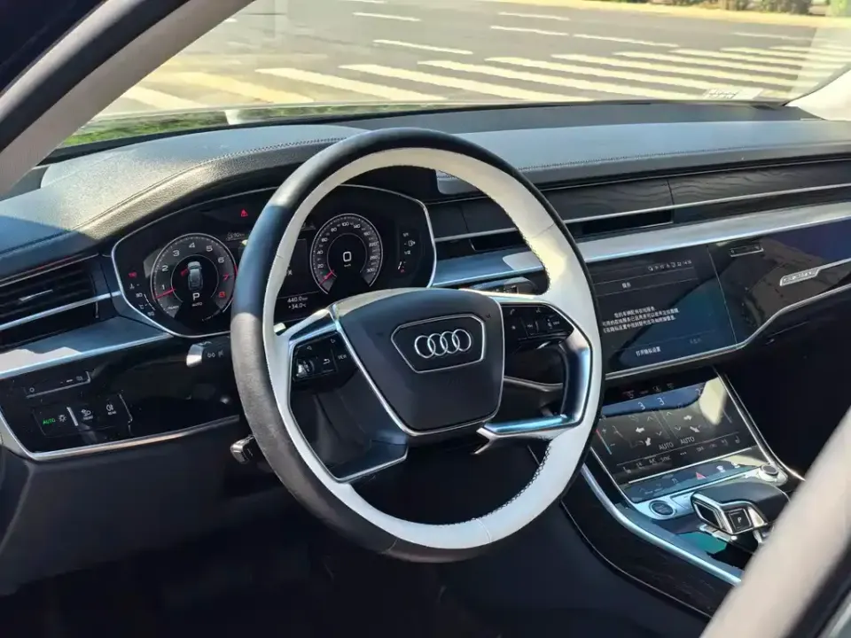Audi A8