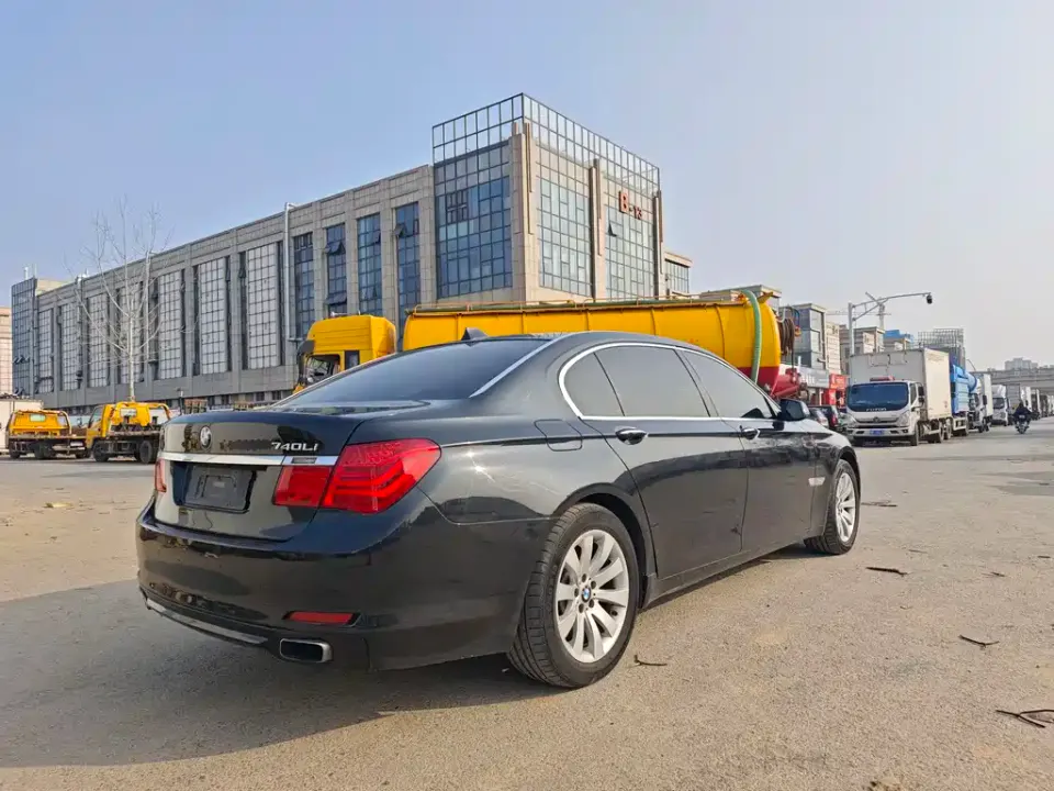 BMW 7-Series