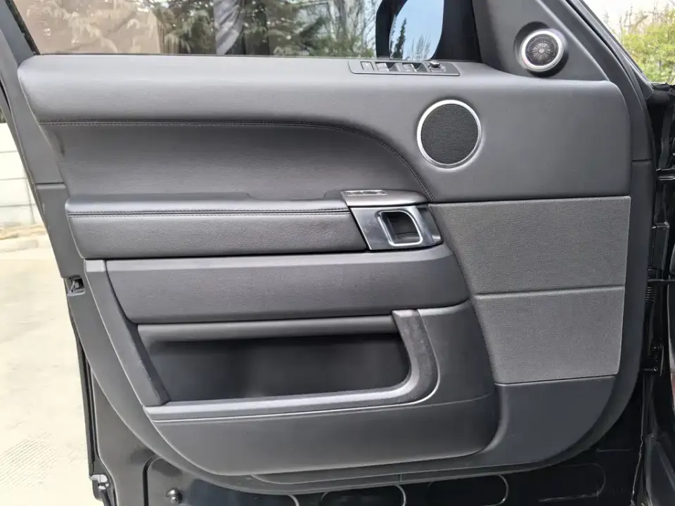 Land Rover Sport