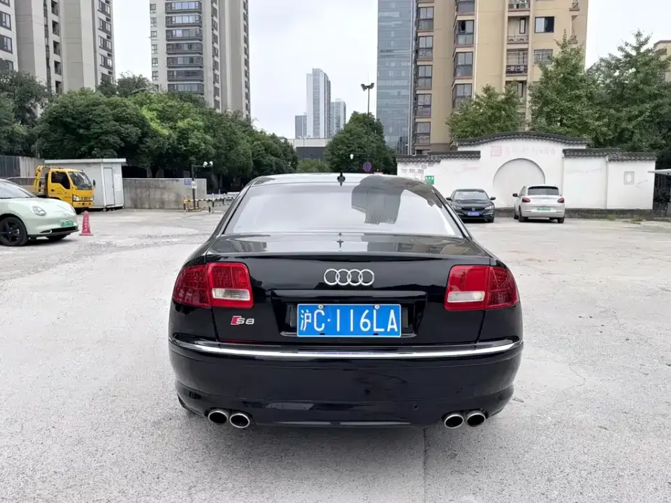 Audi S8