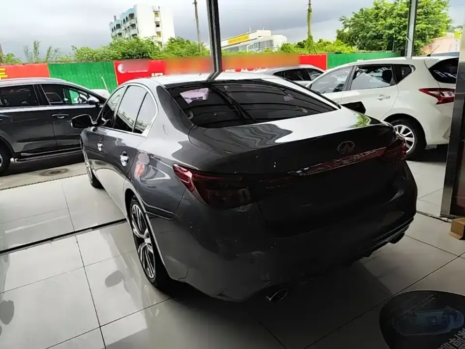 Infiniti Q50L