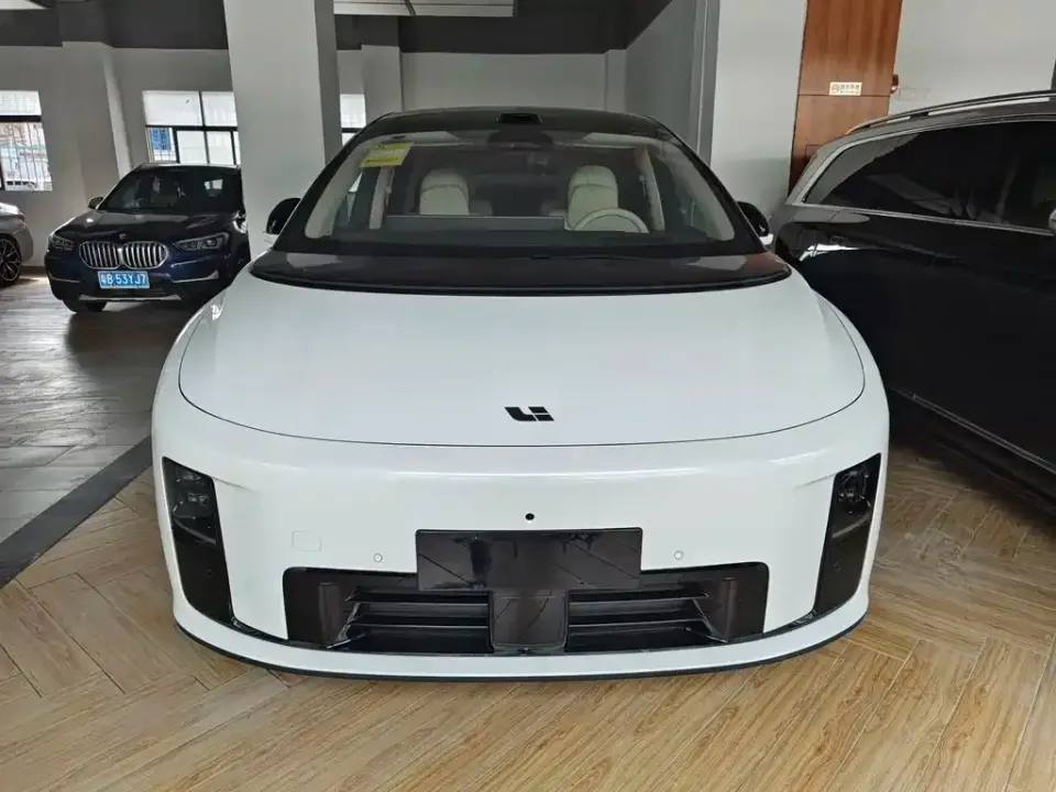 Li Li i8
