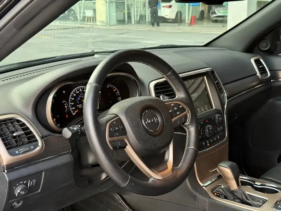 Jeep Grand Cherokee (Import)