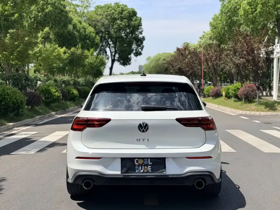 Volkswagen Golf GTI