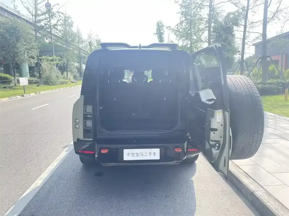 Land Rover Defender
