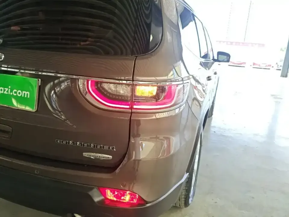 Jeep Commander