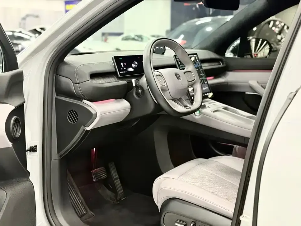 Nio EC6