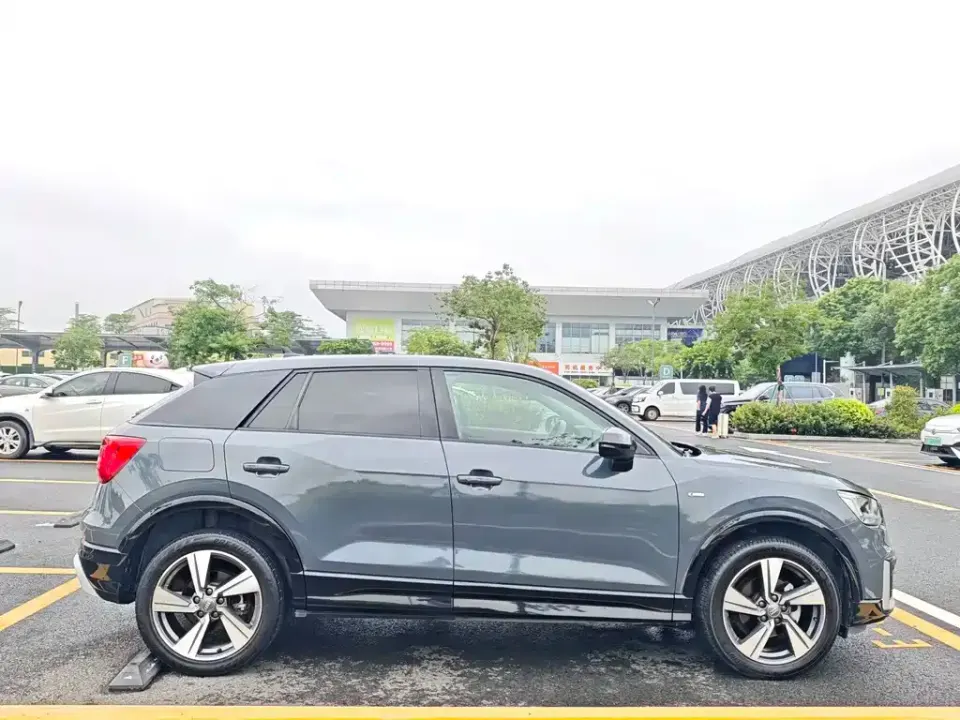 Audi Q2L