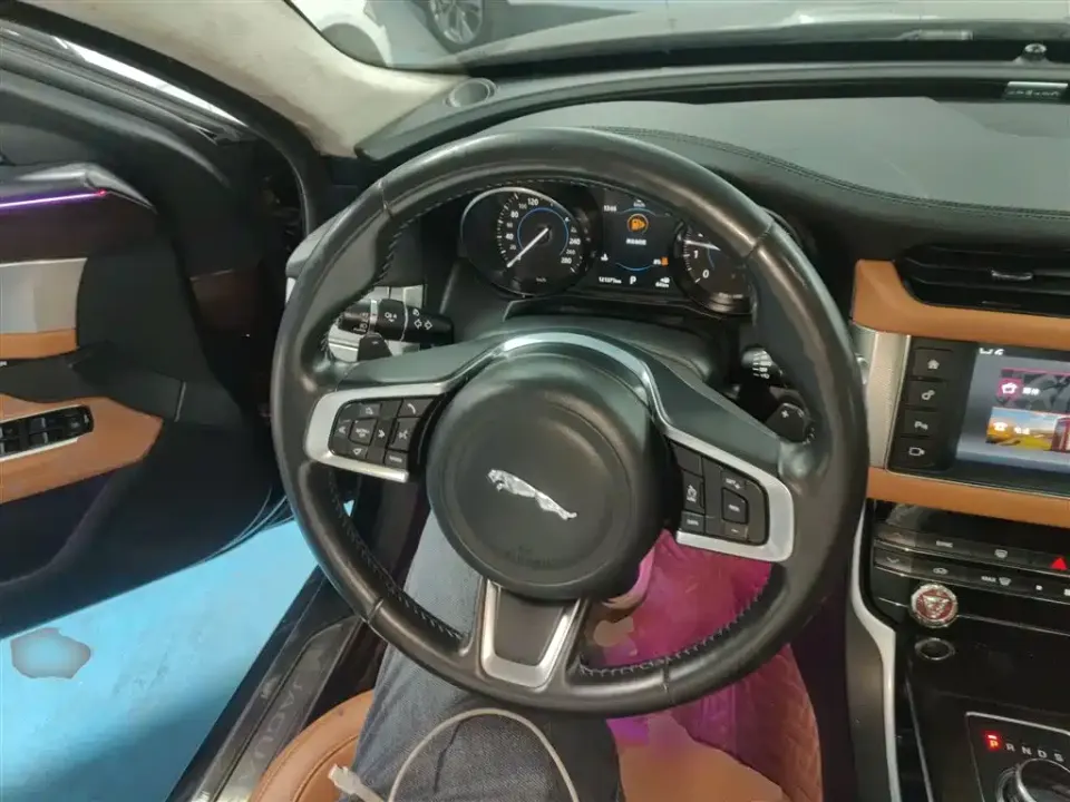 Jaguar XFL
