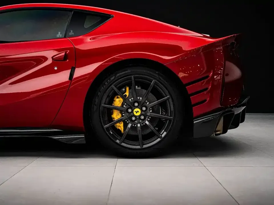 Ferrari 812