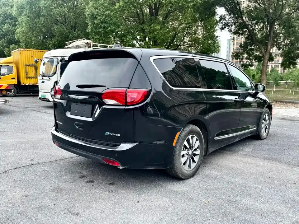 Chrysler Grand Voyager PHEV (Import)