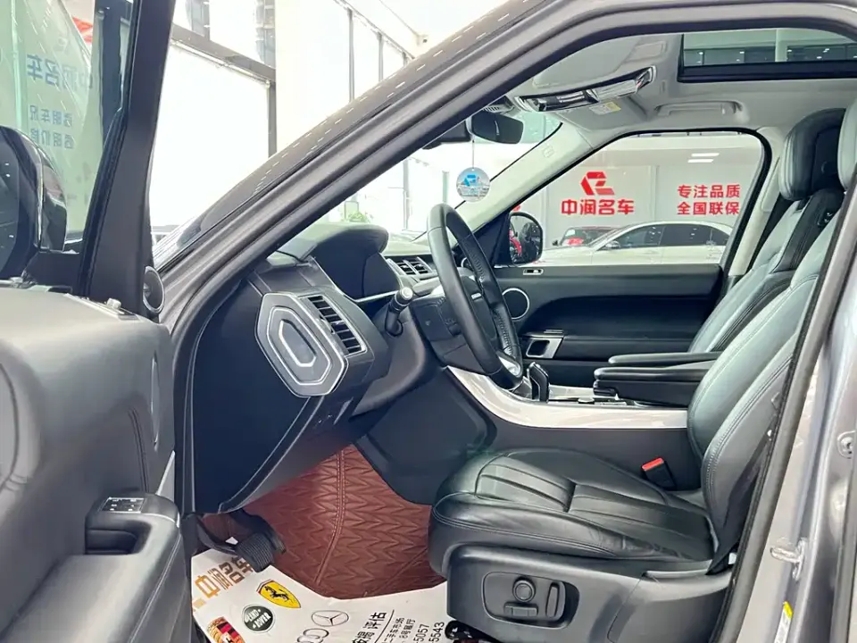 Land Rover Sport