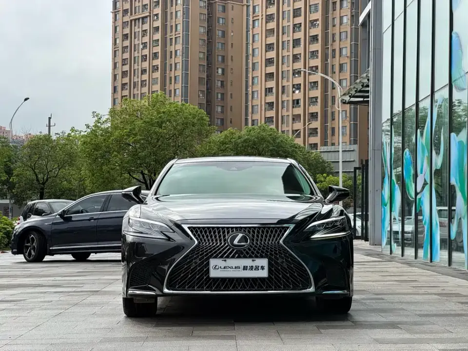 Lexus LS