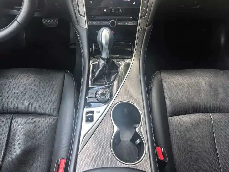 Infiniti Q50L