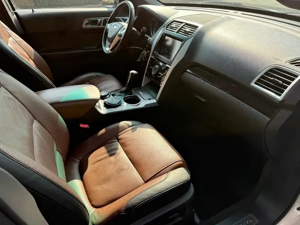 Ford Explorer (Import)