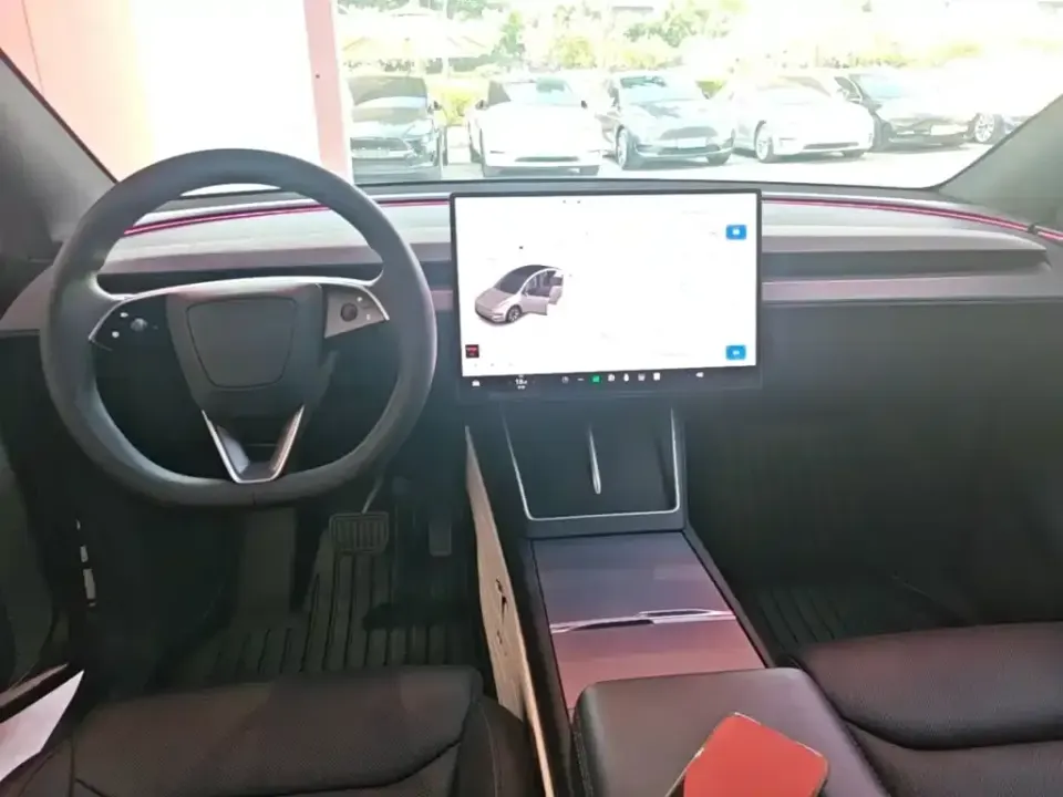 Tesla Model Y L