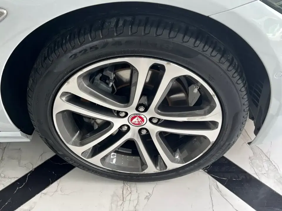 Jaguar XEL