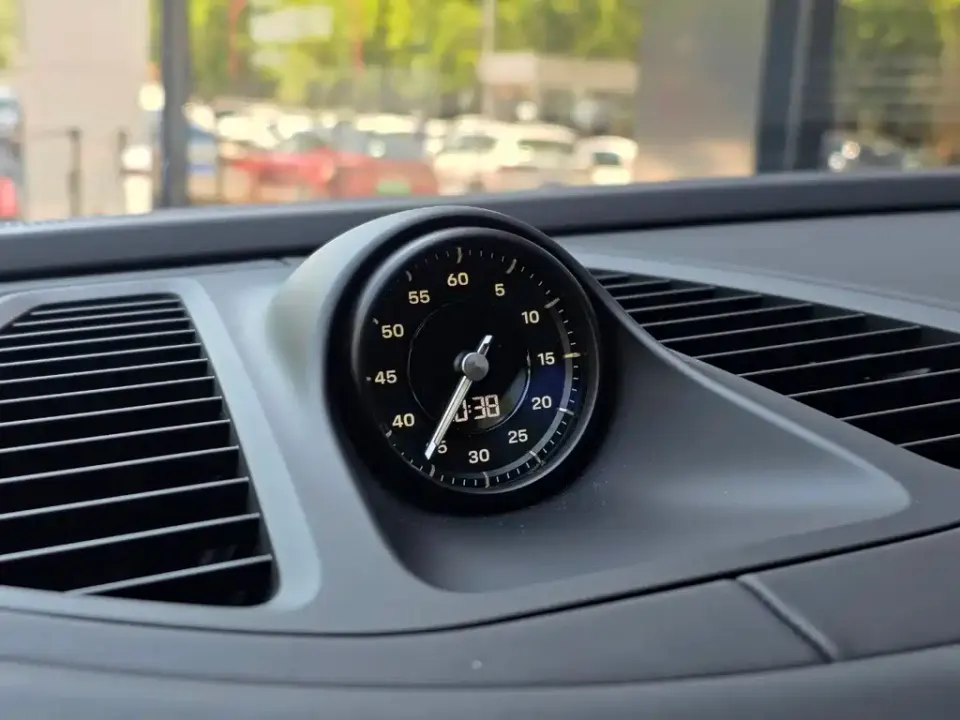 Porsche Macan EV