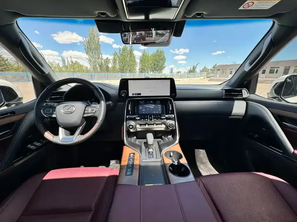 Lexus LX