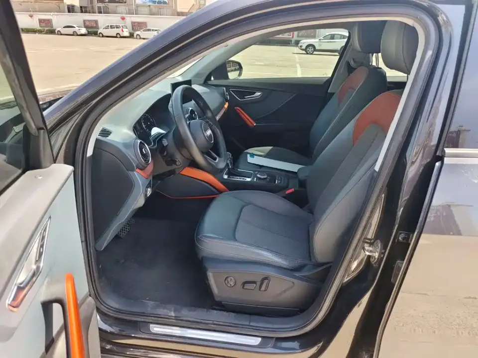 Audi Q2L