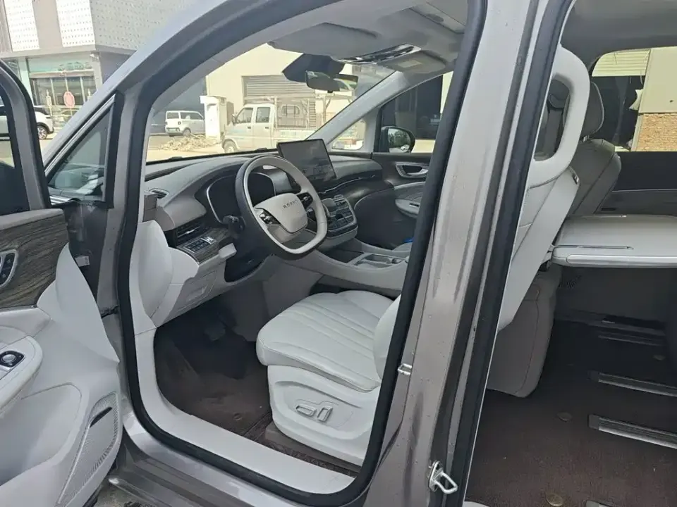 Roewe iMAX8 New Energy