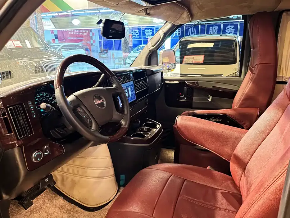 GMC Savana