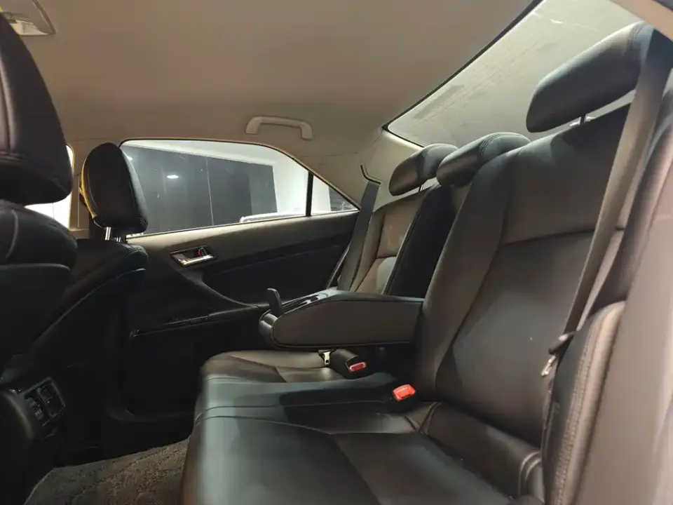 Toyota Reiz