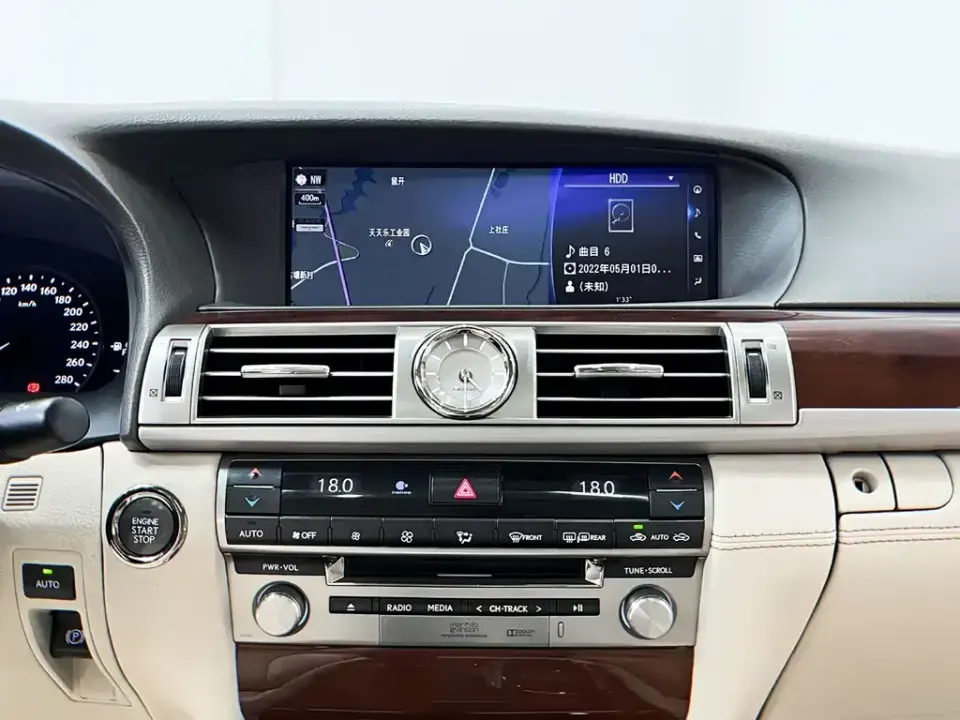 Lexus LS