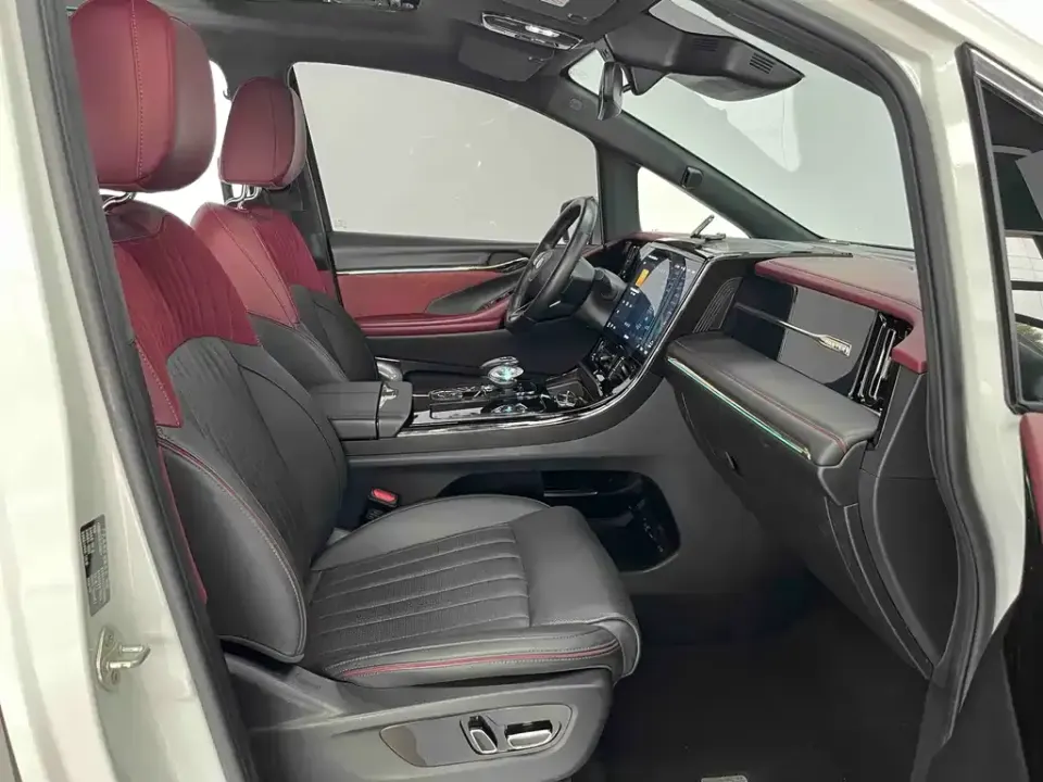 GAC Trumpchi M8