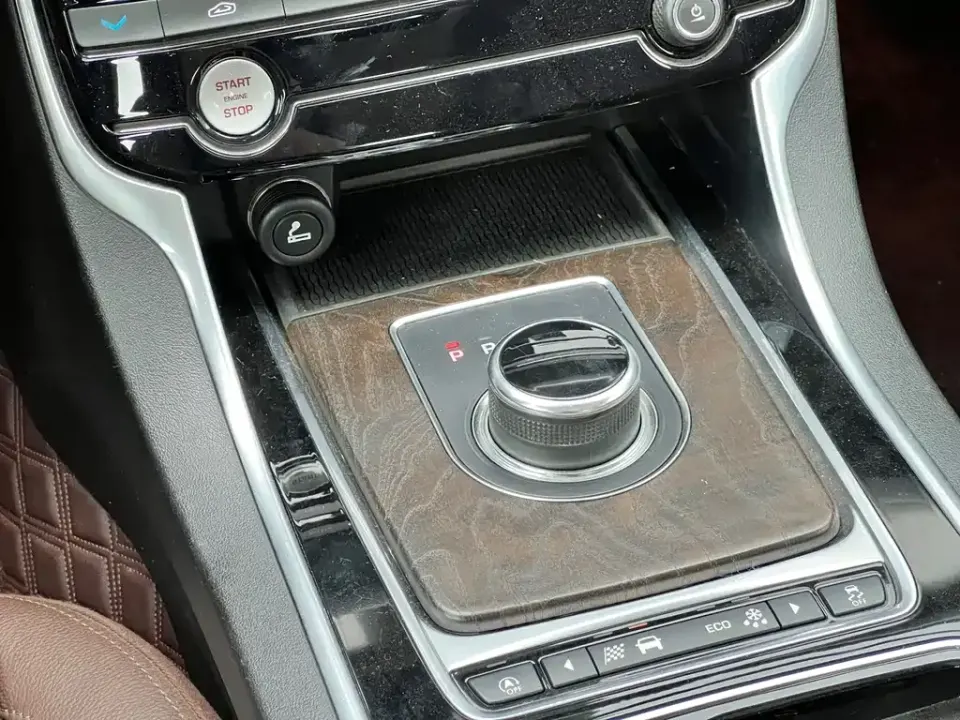 Jaguar XFL
