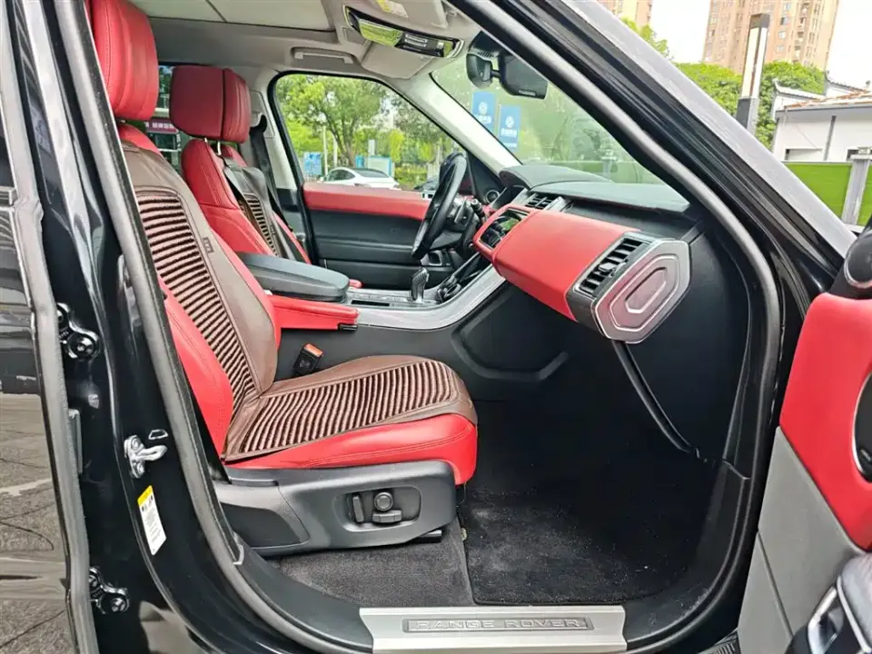 Land Rover Sport