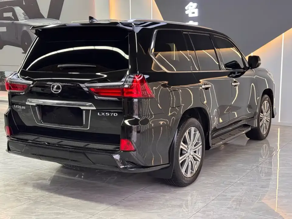 Lexus LX