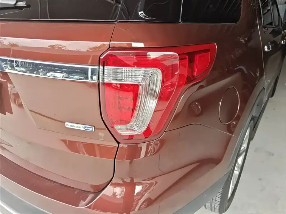 Ford Explorer (Import)