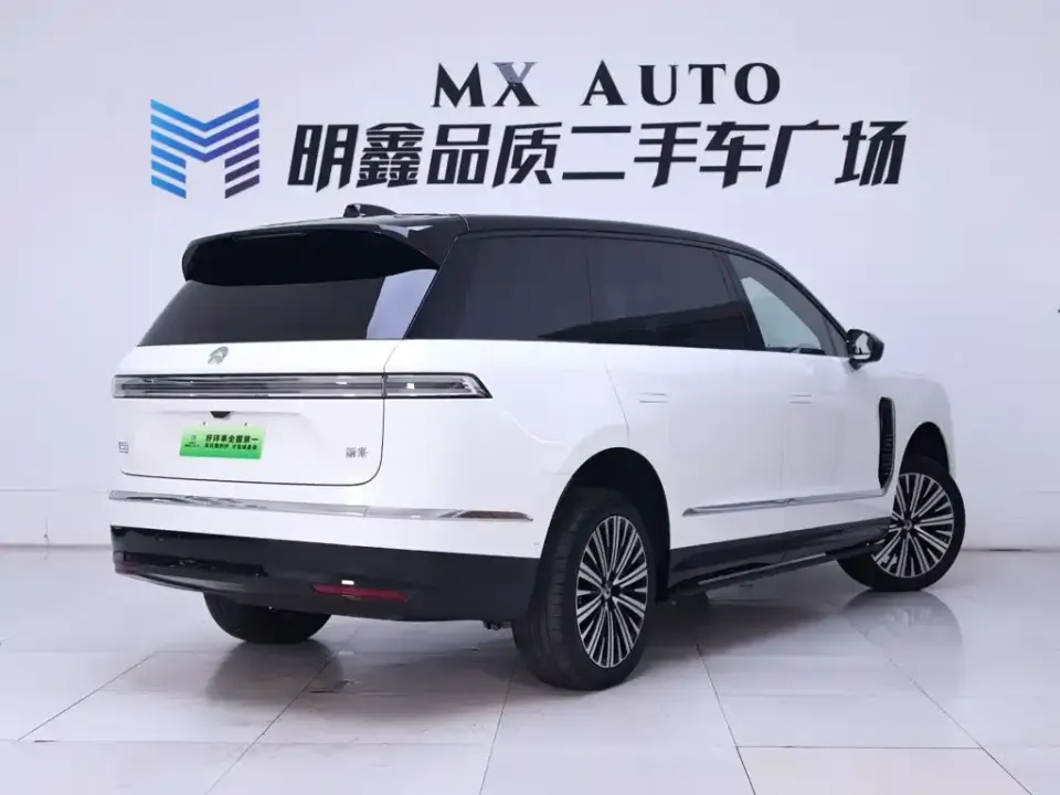Nio ES9