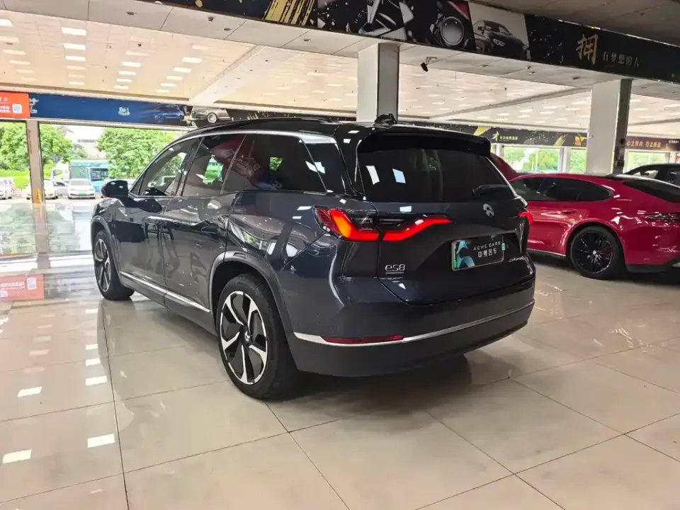 Nio ES8