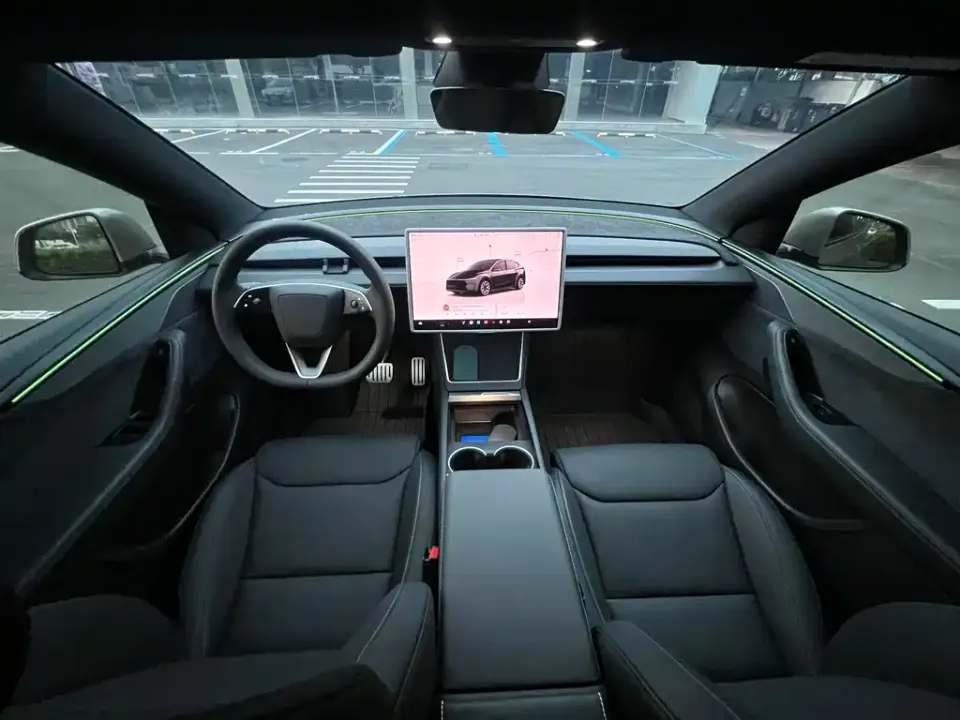Tesla Model Y L