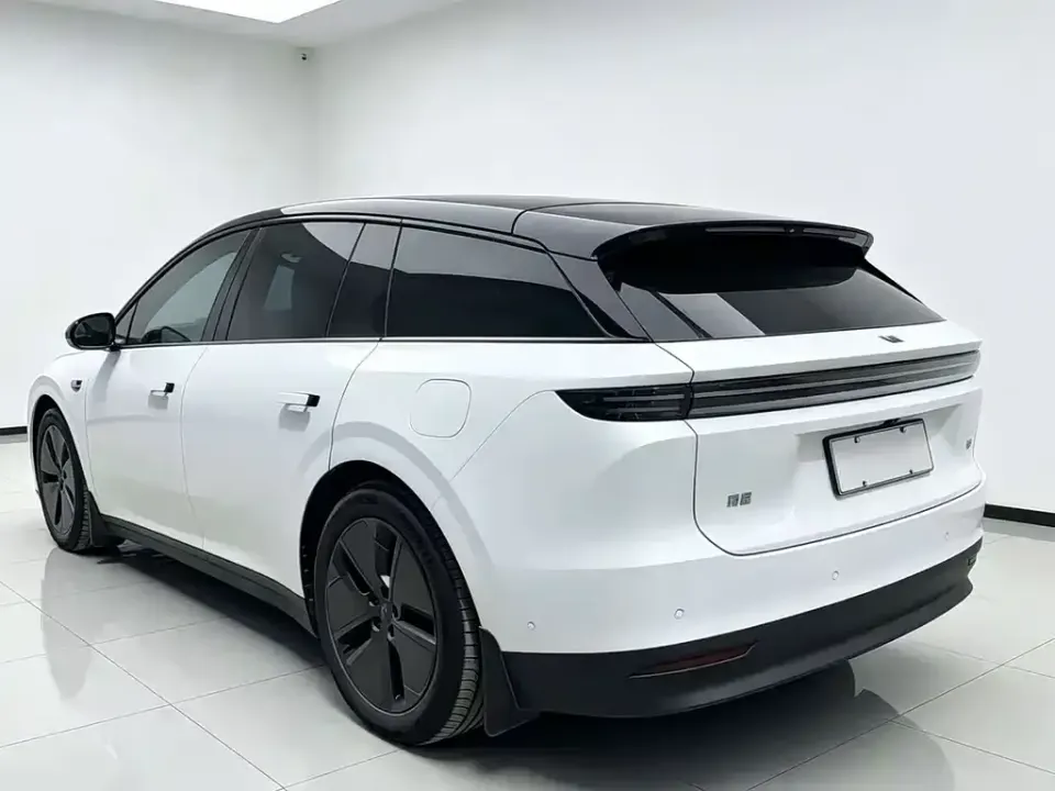 Li Li i6