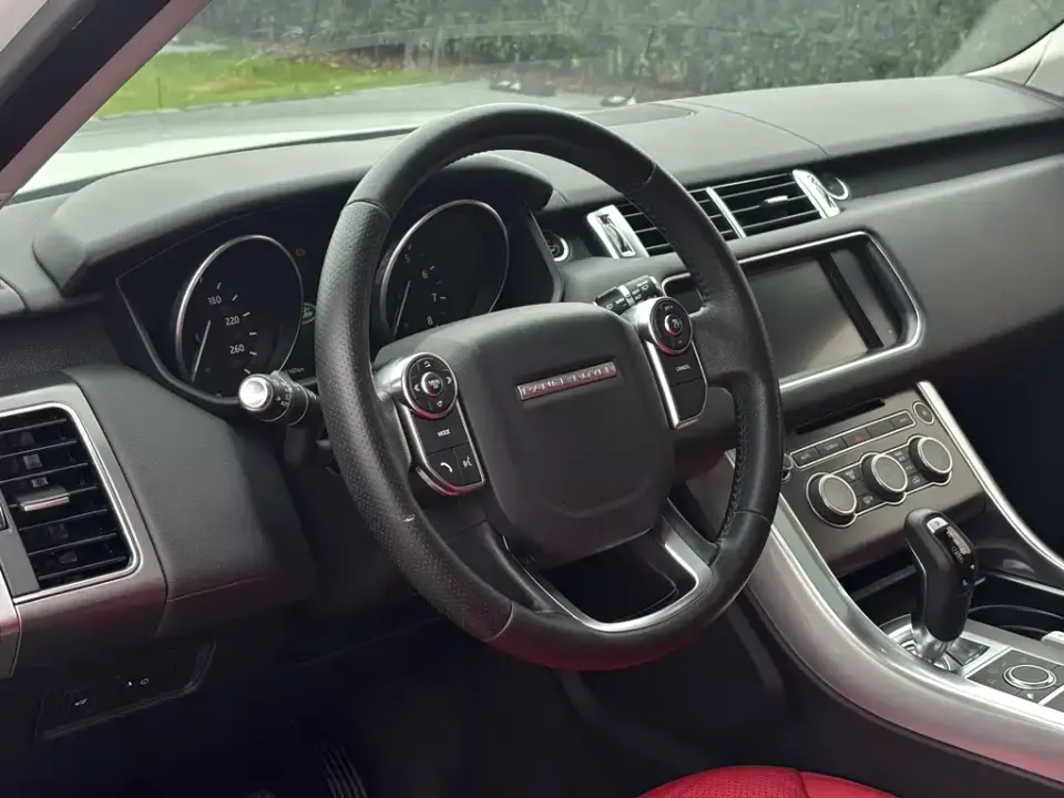 Land Rover Sport