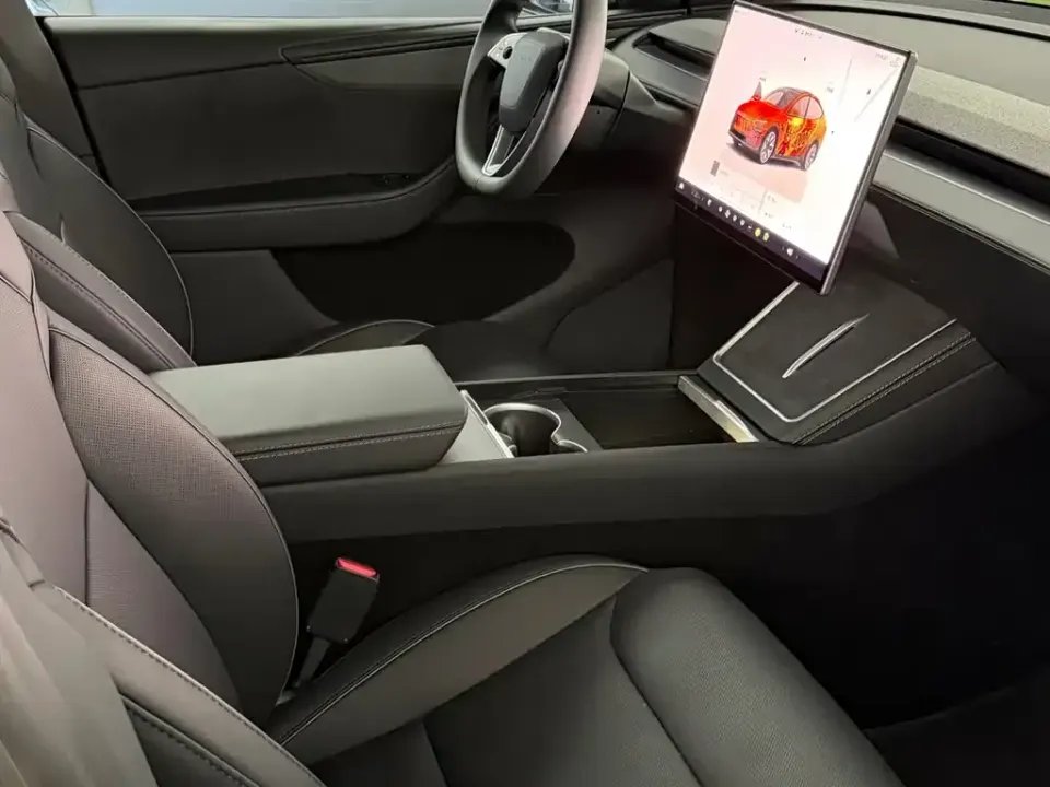 Tesla Model Y L