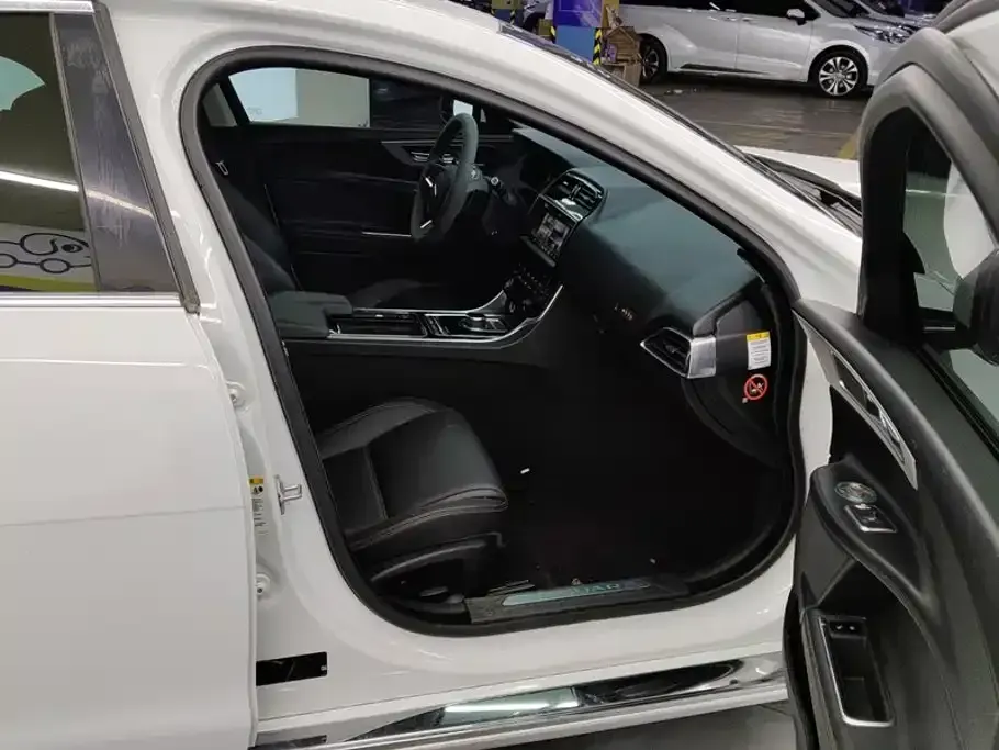 Jaguar XEL