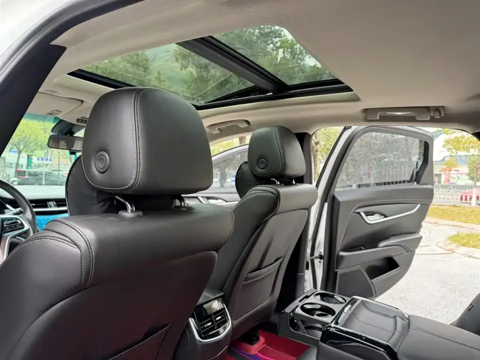 Cadillac XTS